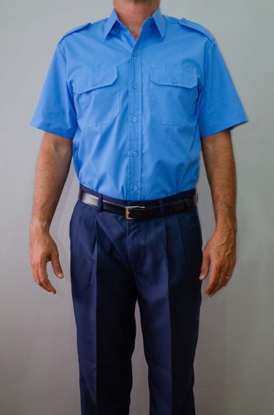 Camisa Profissional Masculina com Lapela no ombro Manga Curta azul celeste